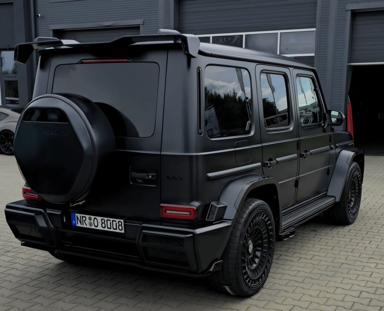 MERCEDES "MONOLITH" G63 AMG 